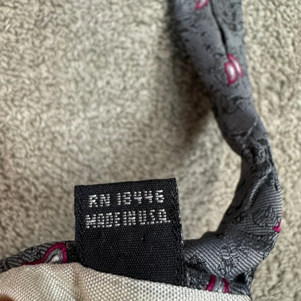 McGregor Mens Grey Paisley Silk Blend Necktie Pink Accents Made in USA RN 16446